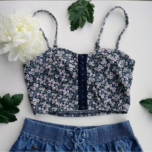 Forever 21 Tops - Forever 21 floral front clasp bustier Size M